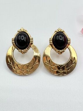 Vintage 1928 Etched Black Doorknocker Earrings Floral Romantic Victorian Revival